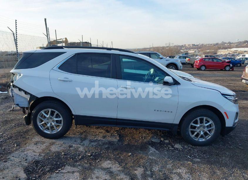 Photo 13 of 2022 Chevrolet Equinox AWD LT (VIN 3GNAXUEV6NL232146)