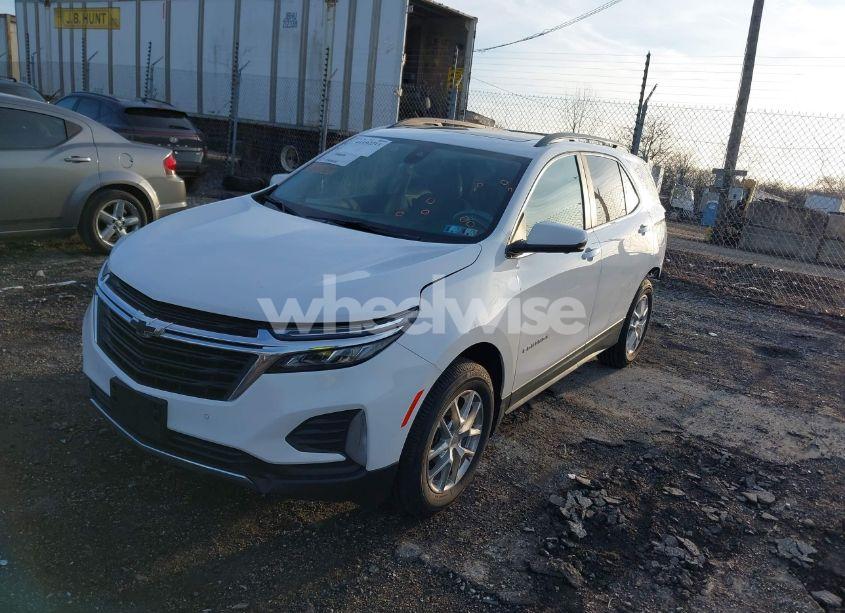 Photo 2 of 2022 Chevrolet Equinox AWD LT (VIN 3GNAXUEV6NL232146)