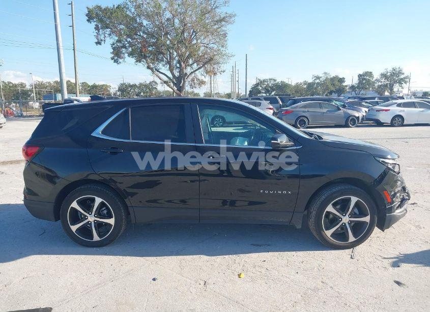 Photo 13 of 2022 Chevrolet Equinox AWD LT (VIN 3GNAXUEV6NL245897)