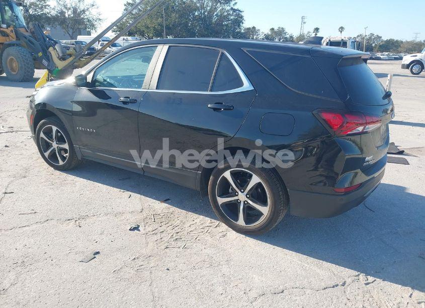 Photo 3 of 2022 Chevrolet Equinox AWD LT (VIN 3GNAXUEV6NL245897)