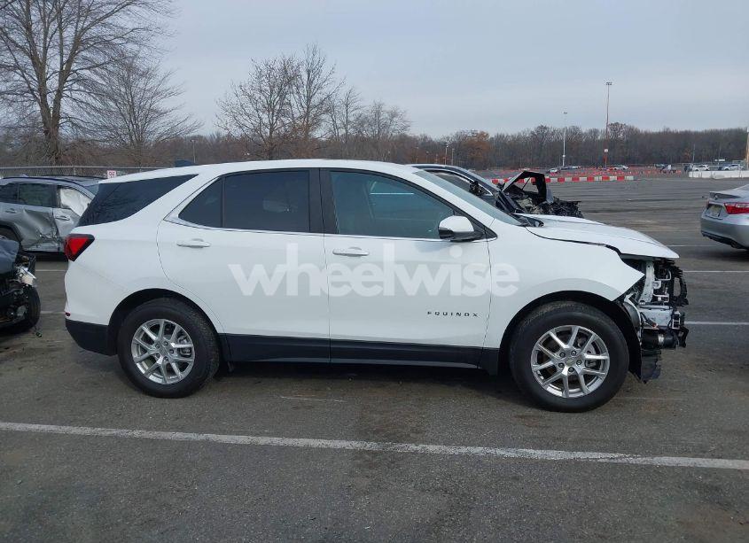 Photo 13 of 2022 Chevrolet Equinox AWD LT (VIN 3GNAXUEV6NL269567)