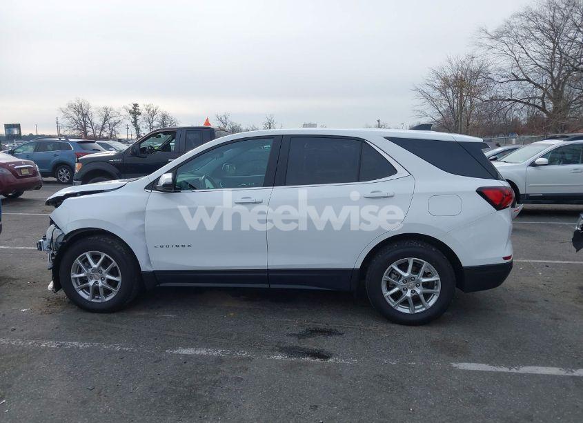 Photo 14 of 2022 Chevrolet Equinox AWD LT (VIN 3GNAXUEV6NL269567)