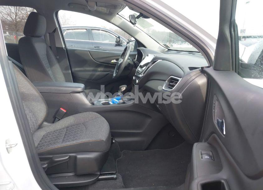 Photo 5 of 2022 Chevrolet Equinox AWD LT (VIN 3GNAXUEV6NL269567)