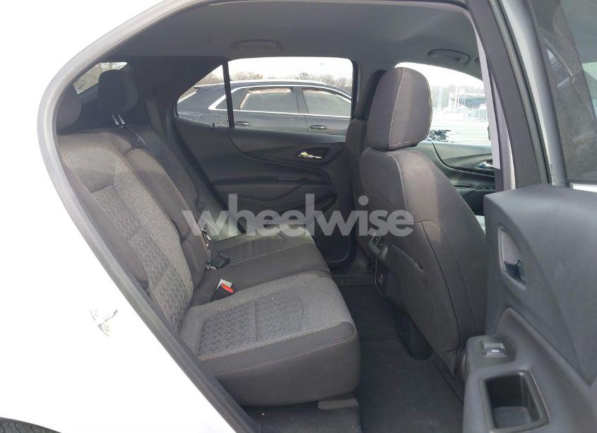 Photo 8 of 2022 Chevrolet Equinox AWD LT (VIN 3GNAXUEV6NL269567)