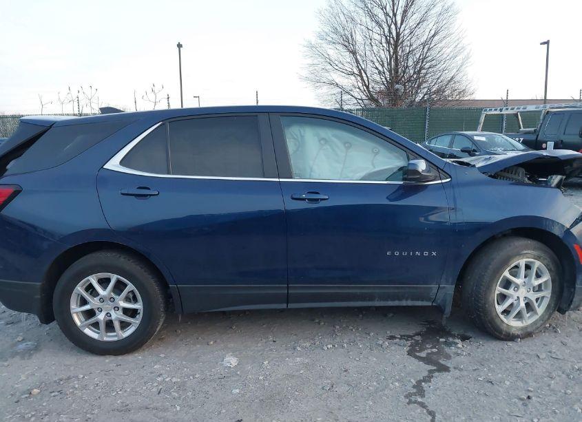 Photo 12 of 2022 Chevrolet Equinox AWD LT (VIN 3GNAXUEV6NL277054)