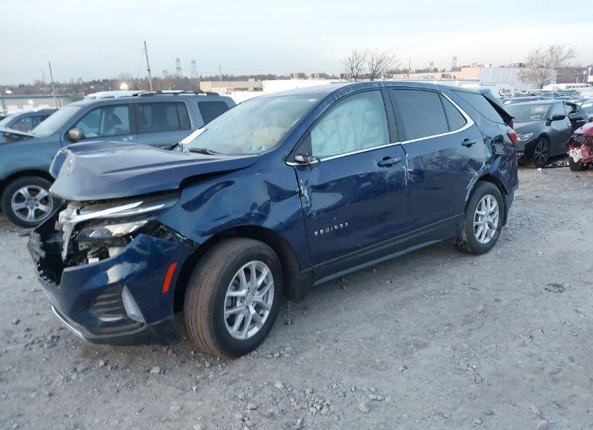 Photo 2 of 2022 Chevrolet Equinox AWD LT (VIN 3GNAXUEV6NL277054)