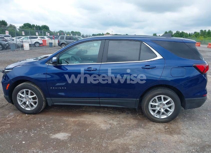 Photo 14 of 2022 Chevrolet Equinox AWD LT (VIN 3GNAXUEV6NL278169)