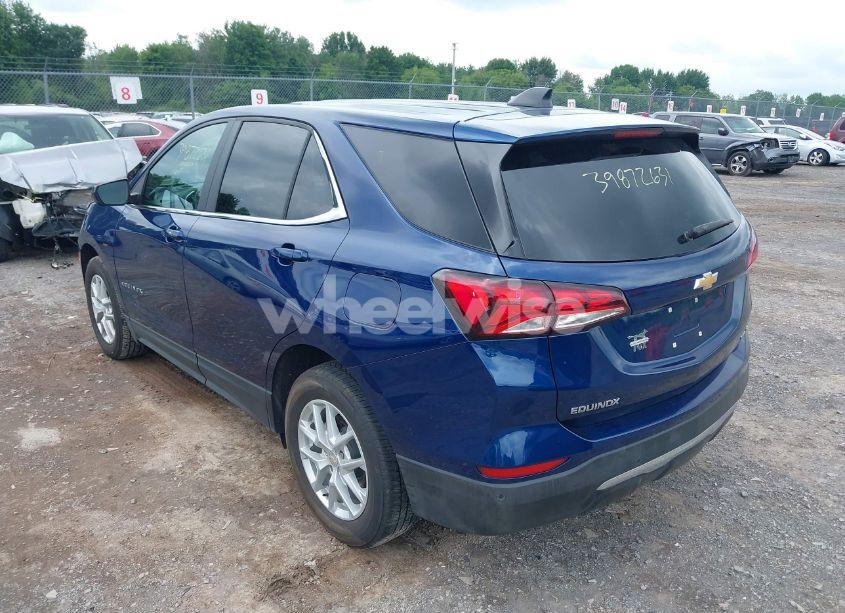 Photo 3 of 2022 Chevrolet Equinox AWD LT (VIN 3GNAXUEV6NL278169)