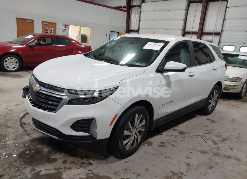 Photo 2 of 2022 Chevrolet Equinox AWD LT (VIN 3GNAXUEV6NL291410)