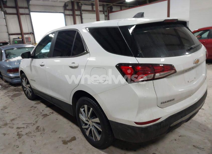 Photo 3 of 2022 Chevrolet Equinox AWD LT (VIN 3GNAXUEV6NL291410)