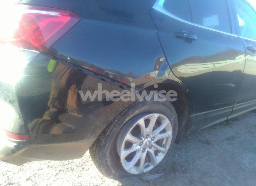 Photo 18 of 2019 Chevrolet Equinox LT (VIN 3GNAXUEV7KL214637)