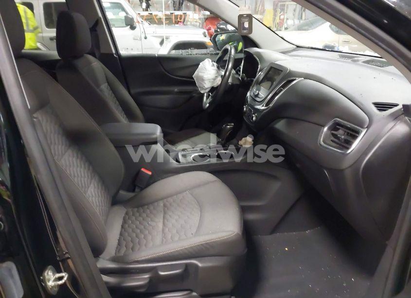 Photo 5 of 2019 Chevrolet Equinox LT (VIN 3GNAXUEV7KL258640)
