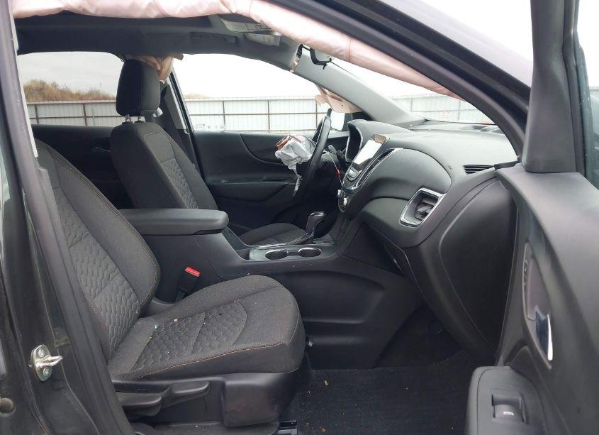 Photo 5 of 2019 Chevrolet Equinox LT (VIN 3GNAXUEV7KS556272)