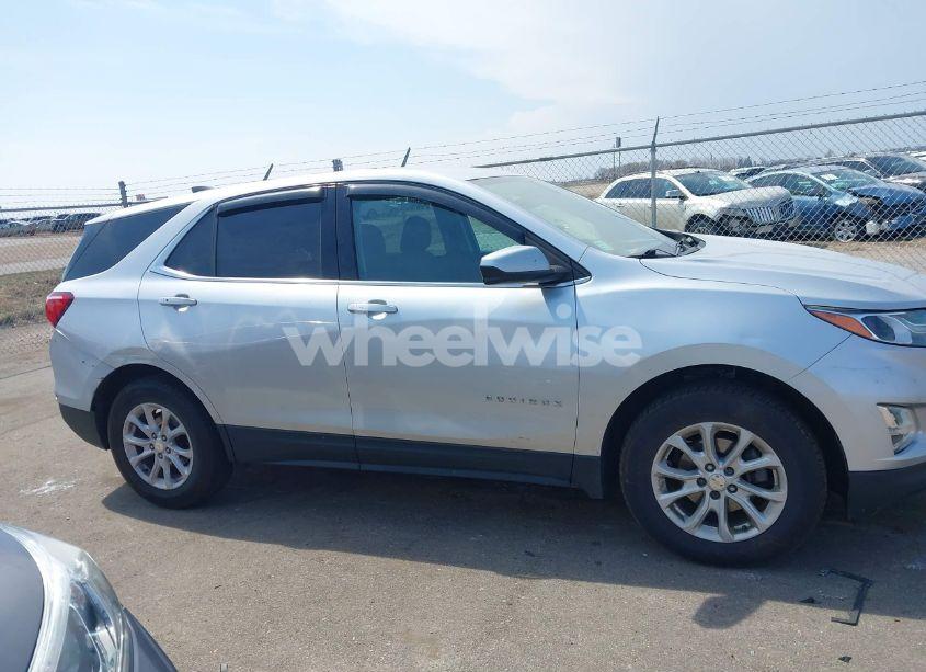Photo 13 of 2019 Chevrolet Equinox LT (VIN 3GNAXUEV7KS655111)