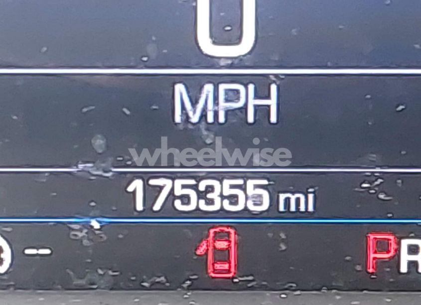 Photo 15 of 2019 Chevrolet Equinox LT (VIN 3GNAXUEV7KS655111)