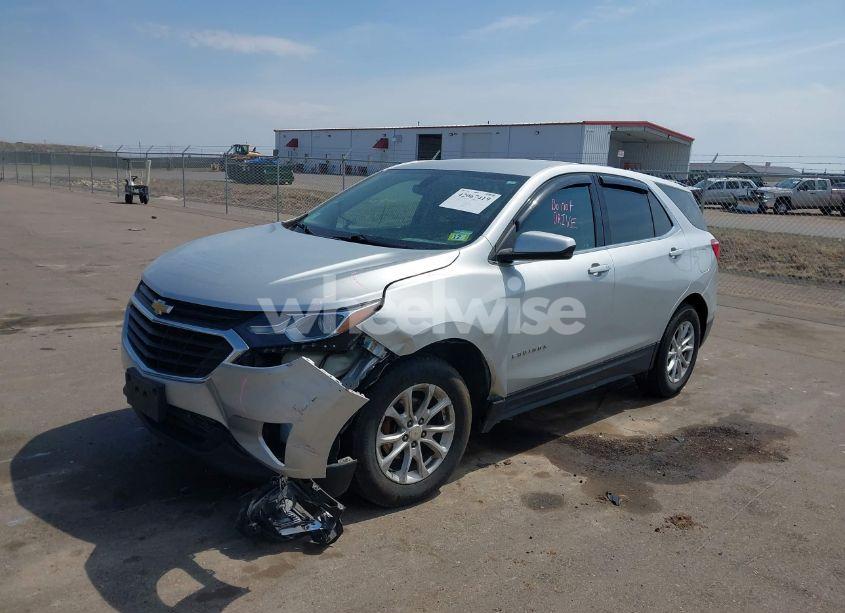 Photo 2 of 2019 Chevrolet Equinox LT (VIN 3GNAXUEV7KS655111)