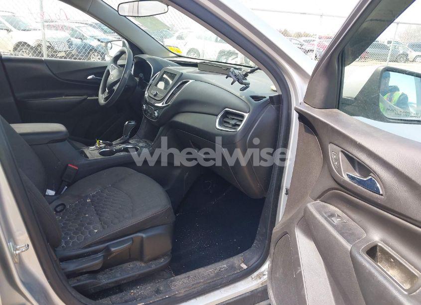 Photo 5 of 2019 Chevrolet Equinox LT (VIN 3GNAXUEV7KS655111)