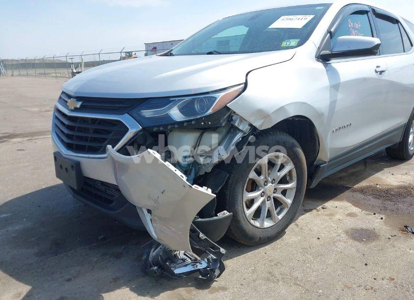 Photo 6 of 2019 Chevrolet Equinox LT (VIN 3GNAXUEV7KS655111)