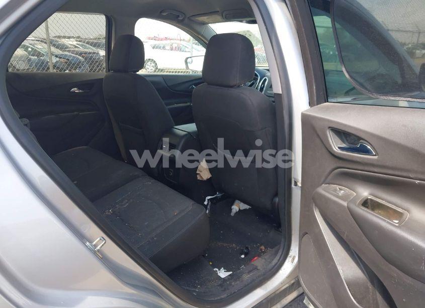 Photo 8 of 2019 Chevrolet Equinox LT (VIN 3GNAXUEV7KS655111)