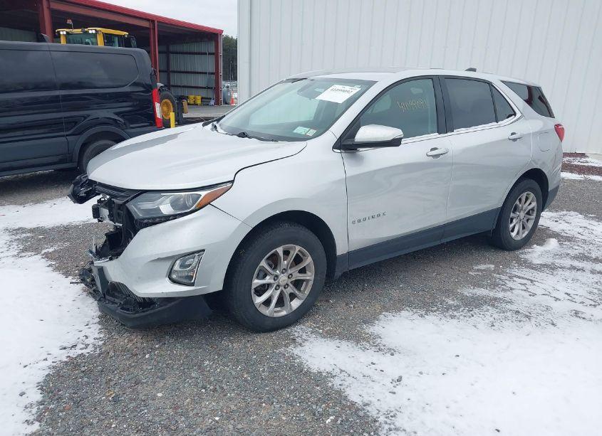 Photo 2 of 2019 Chevrolet Equinox LT (VIN 3GNAXUEV7KS673348)