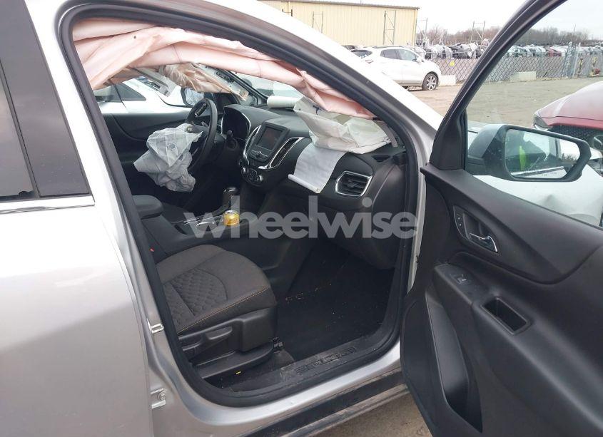 Photo 5 of 2020 Chevrolet Equinox AWD LT 1.5L TURBO (VIN 3GNAXUEV7LS513682)