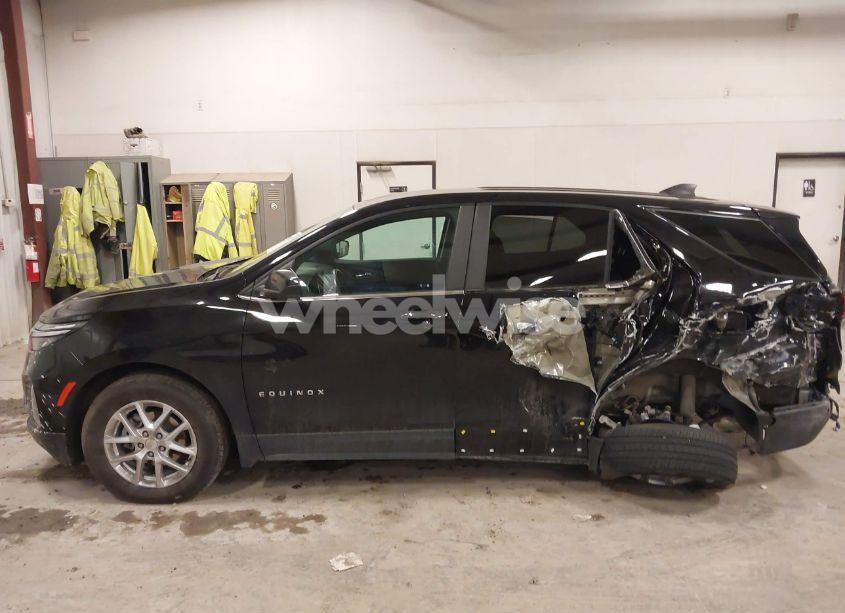 Photo 13 of 2022 Chevrolet Equinox AWD LT (VIN 3GNAXUEV7NL126806)