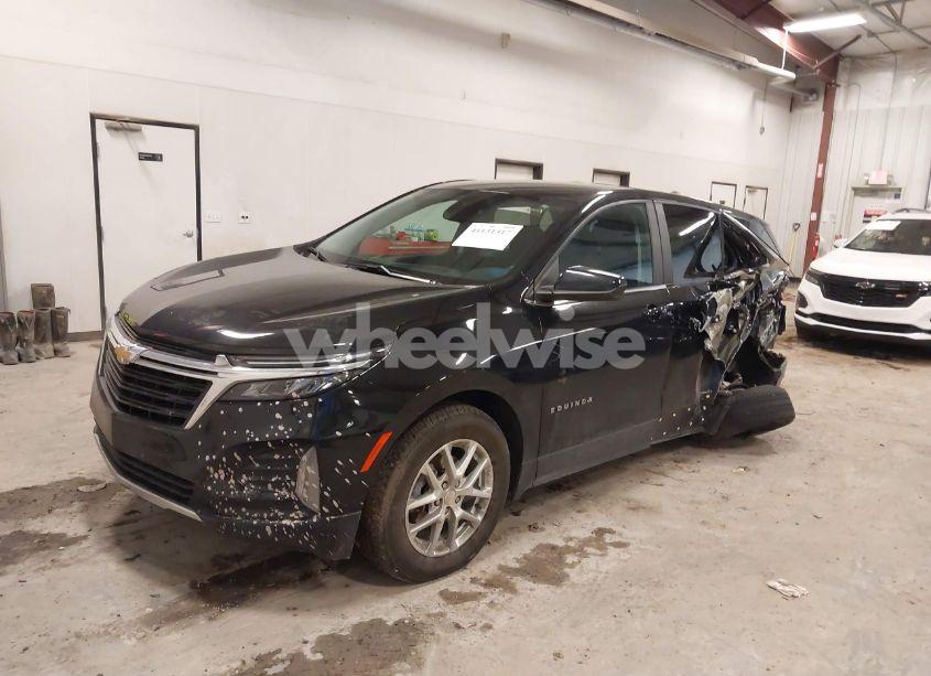 Photo 2 of 2022 Chevrolet Equinox AWD LT (VIN 3GNAXUEV7NL126806)