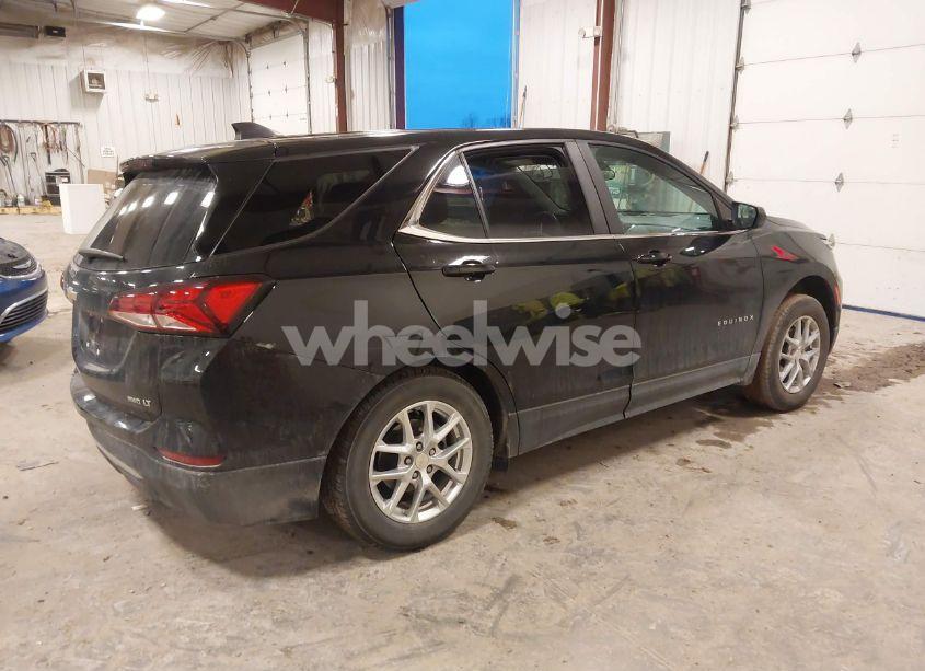 Photo 4 of 2022 Chevrolet Equinox AWD LT (VIN 3GNAXUEV7NL126806)