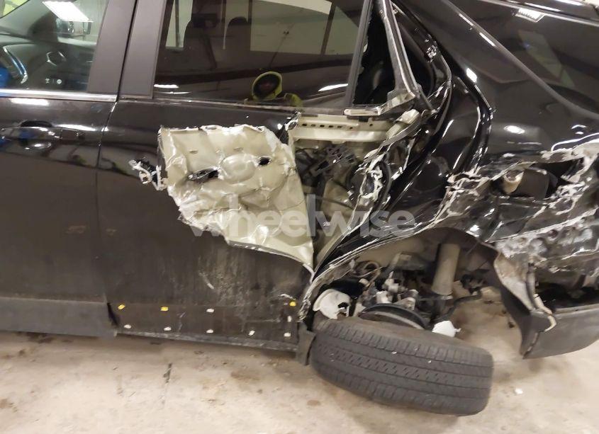 Photo 6 of 2022 Chevrolet Equinox AWD LT (VIN 3GNAXUEV7NL126806)