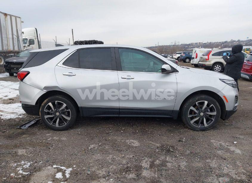 Photo 12 of 2022 Chevrolet Equinox AWD LT (VIN 3GNAXUEV7NL221723)