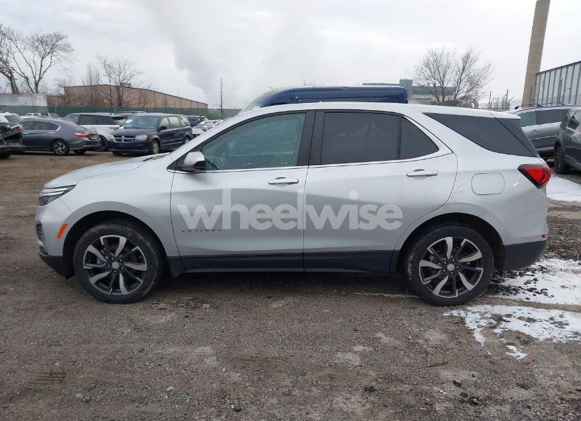 Photo 13 of 2022 Chevrolet Equinox AWD LT (VIN 3GNAXUEV7NL221723)