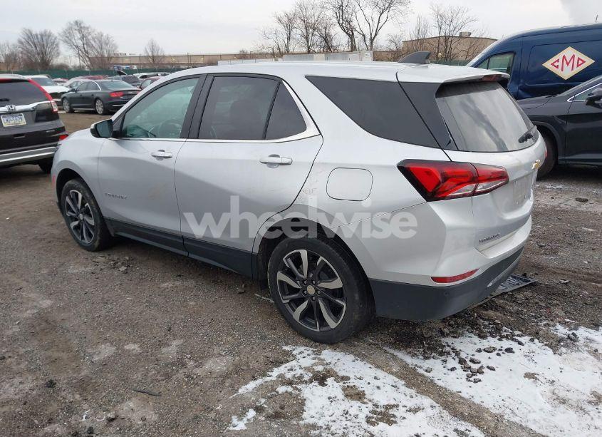 Photo 3 of 2022 Chevrolet Equinox AWD LT (VIN 3GNAXUEV7NL221723)