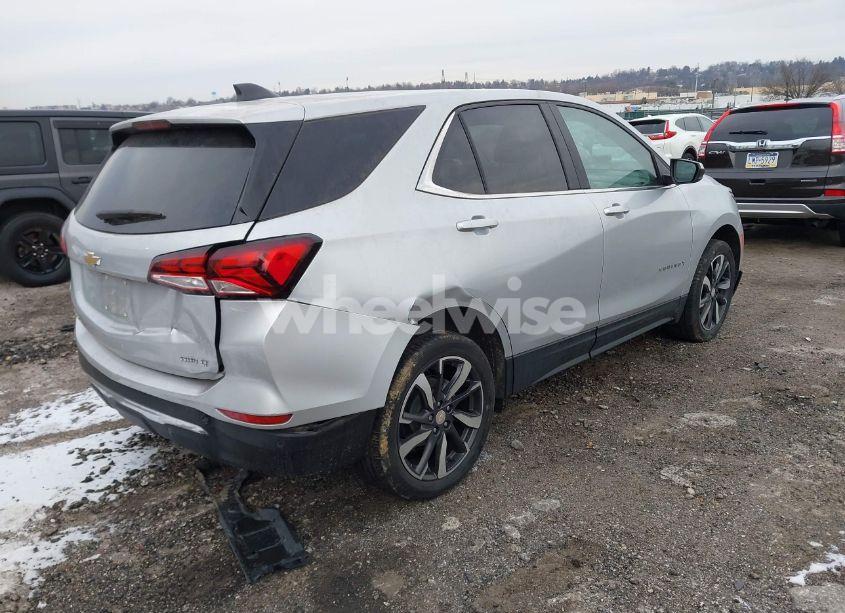 Photo 4 of 2022 Chevrolet Equinox AWD LT (VIN 3GNAXUEV7NL221723)