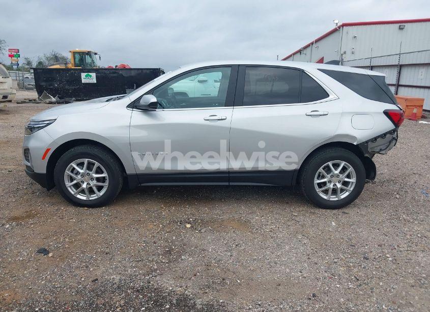Photo 14 of 2022 Chevrolet Equinox AWD LT (VIN 3GNAXUEV7NL240935)