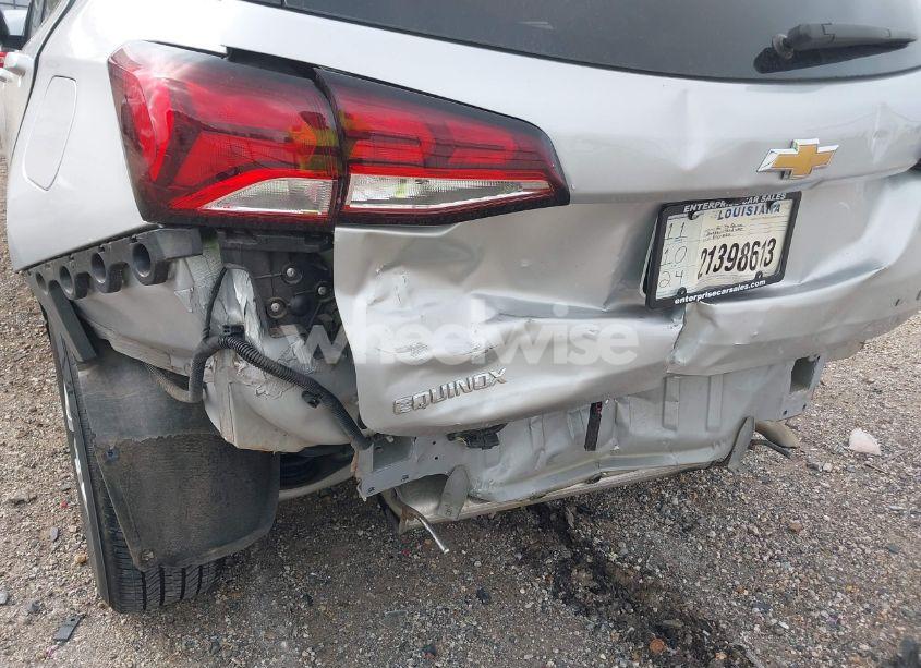 Photo 18 of 2022 Chevrolet Equinox AWD LT (VIN 3GNAXUEV7NL240935)