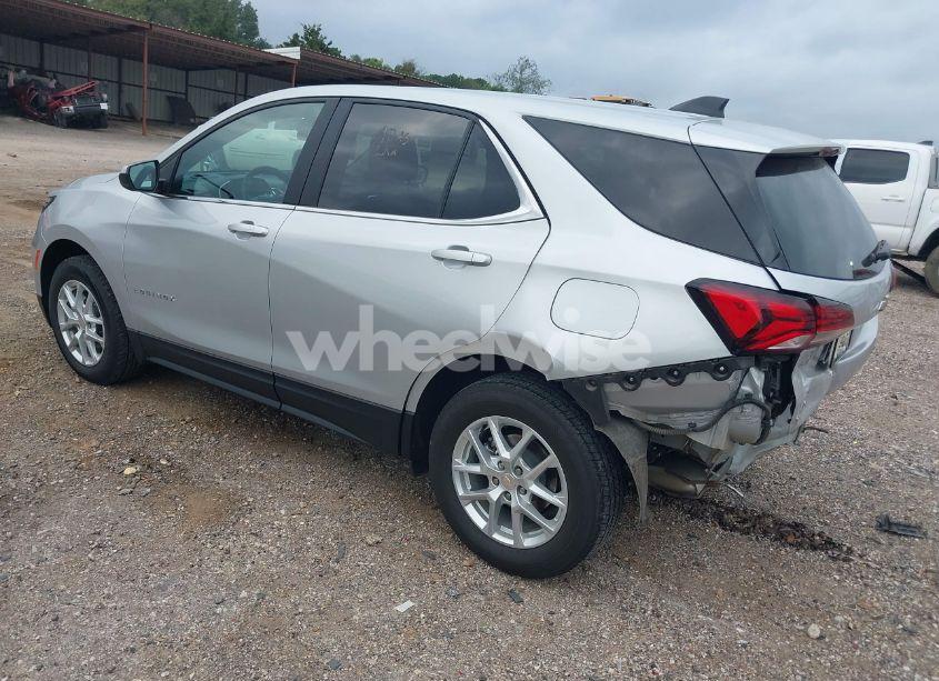Photo 3 of 2022 Chevrolet Equinox AWD LT (VIN 3GNAXUEV7NL240935)