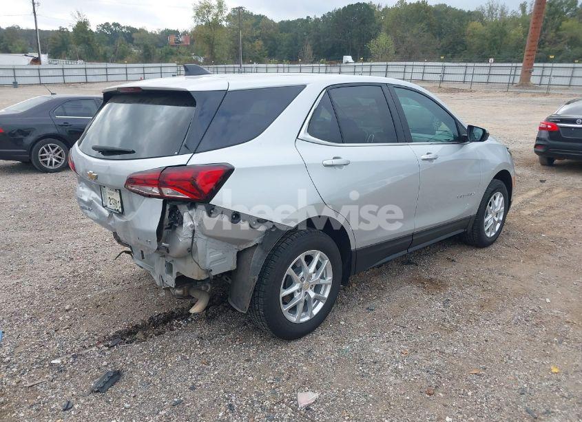 Photo 4 of 2022 Chevrolet Equinox AWD LT (VIN 3GNAXUEV7NL240935)