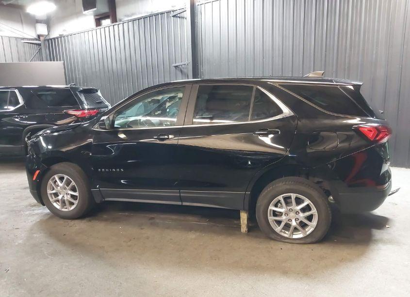 Photo 14 of 2022 Chevrolet Equinox AWD LT (VIN 3GNAXUEV7NL302981)