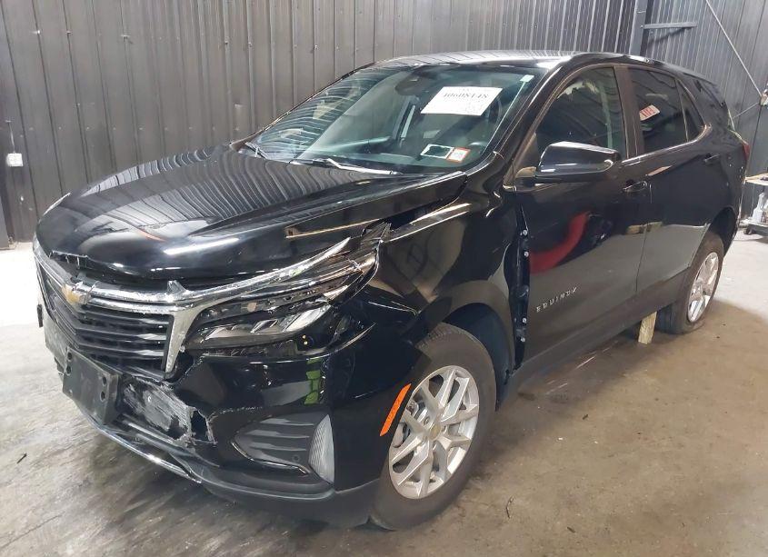 Photo 2 of 2022 Chevrolet Equinox AWD LT (VIN 3GNAXUEV7NL302981)