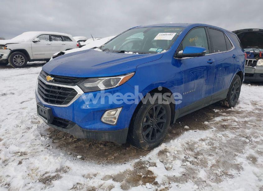 Photo 2 of 2019 Chevrolet Equinox LT (VIN 3GNAXUEV8KS519487)