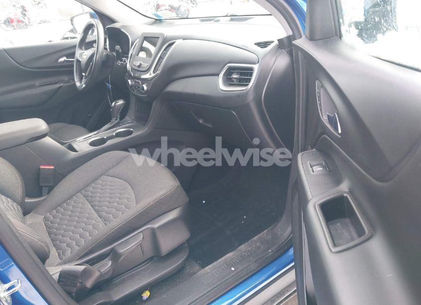 Photo 5 of 2019 Chevrolet Equinox LT (VIN 3GNAXUEV8KS519487)