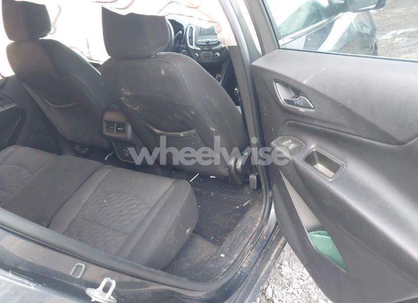 Photo 8 of 2021 Chevrolet Equinox AWD LT (VIN 3GNAXUEV8ML306892)