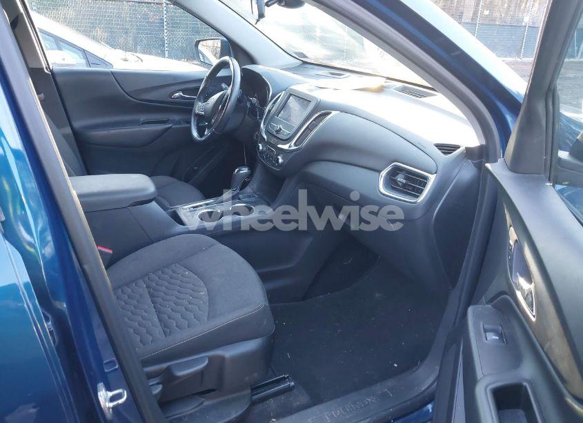 Photo 5 of 2021 Chevrolet Equinox AWD LT (VIN 3GNAXUEV8ML321070)