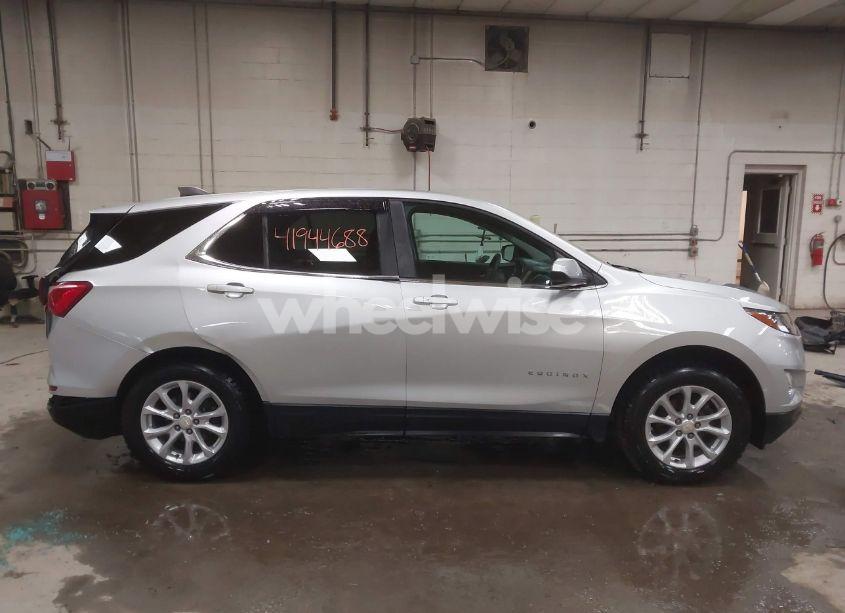 Photo 13 of 2021 Chevrolet Equinox AWD LT (VIN 3GNAXUEV8MS116497)