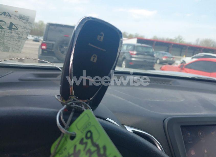 Photo 11 of 2021 Chevrolet Equinox AWD LT (VIN 3GNAXUEV8MS179647)