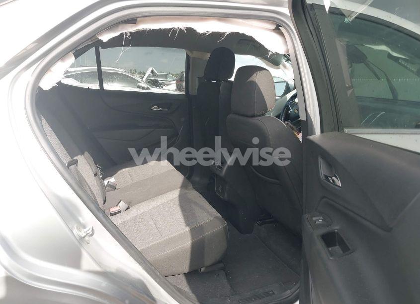 Photo 8 of 2022 Chevrolet Equinox AWD LT (VIN 3GNAXUEV8NL242161)