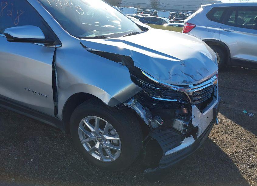 Photo 18 of 2022 Chevrolet Equinox AWD LT (VIN 3GNAXUEV8NL257324)
