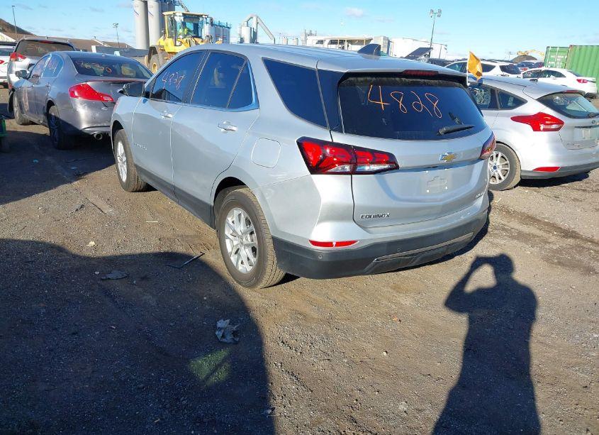 Photo 3 of 2022 Chevrolet Equinox AWD LT (VIN 3GNAXUEV8NL257324)