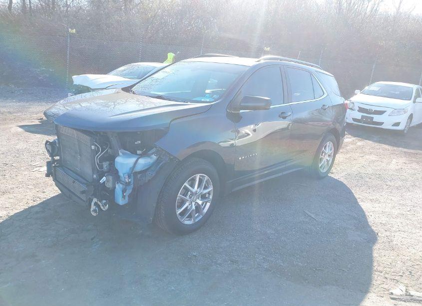 Photo 2 of 2022 Chevrolet Equinox AWD LT (VIN 3GNAXUEV8NS182596)