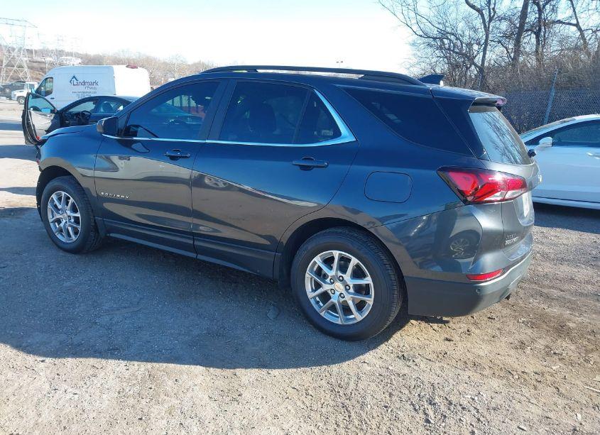 Photo 3 of 2022 Chevrolet Equinox AWD LT (VIN 3GNAXUEV8NS182596)